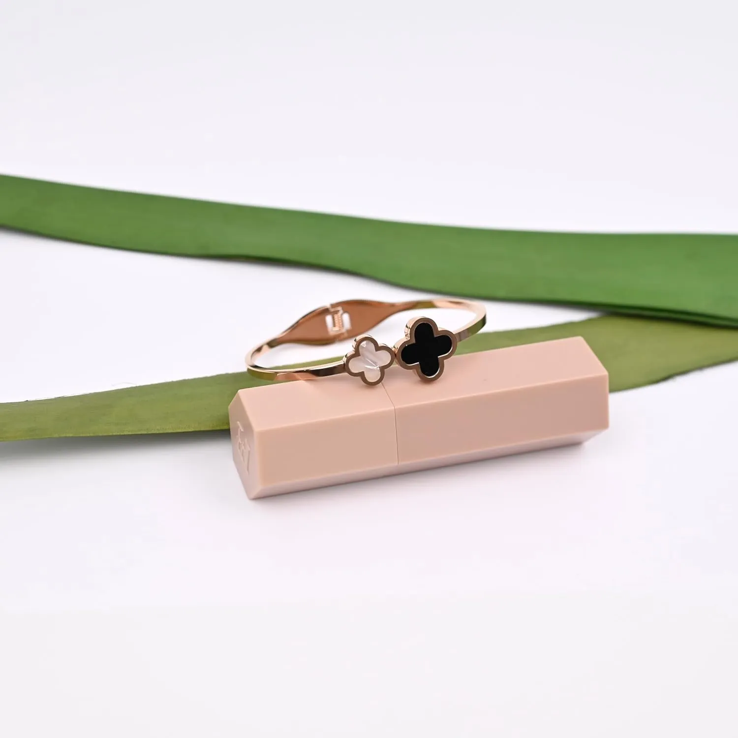 18K Gold Plated Four Leaf Clover Bracelet for Women. Trendy Clover Women's Gold Bracelet. Best Clover Bracelet Jewelry Gift for Women.