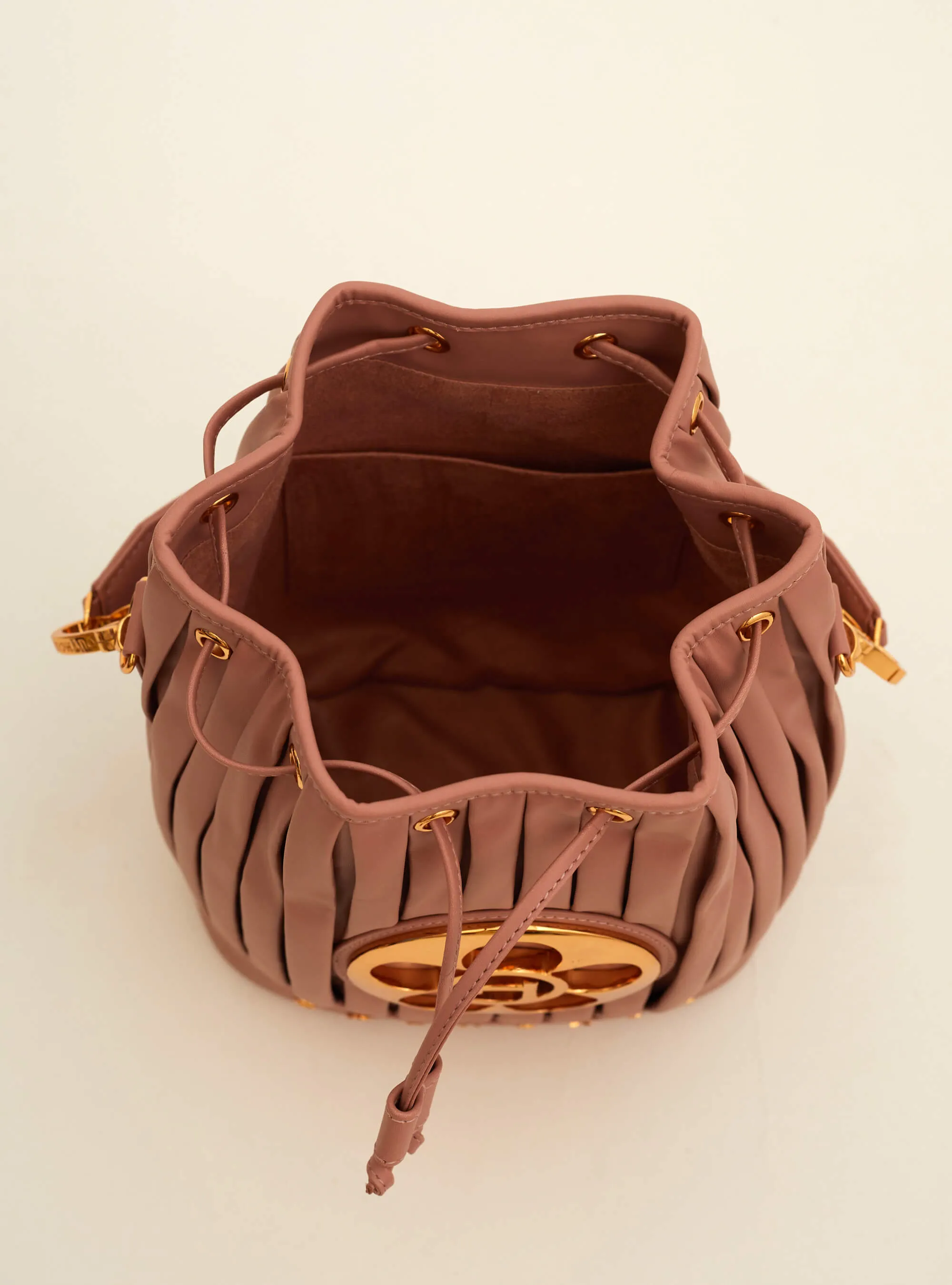 Juhi Godambe In OH Poppi Bucket Bag in Pale Pink