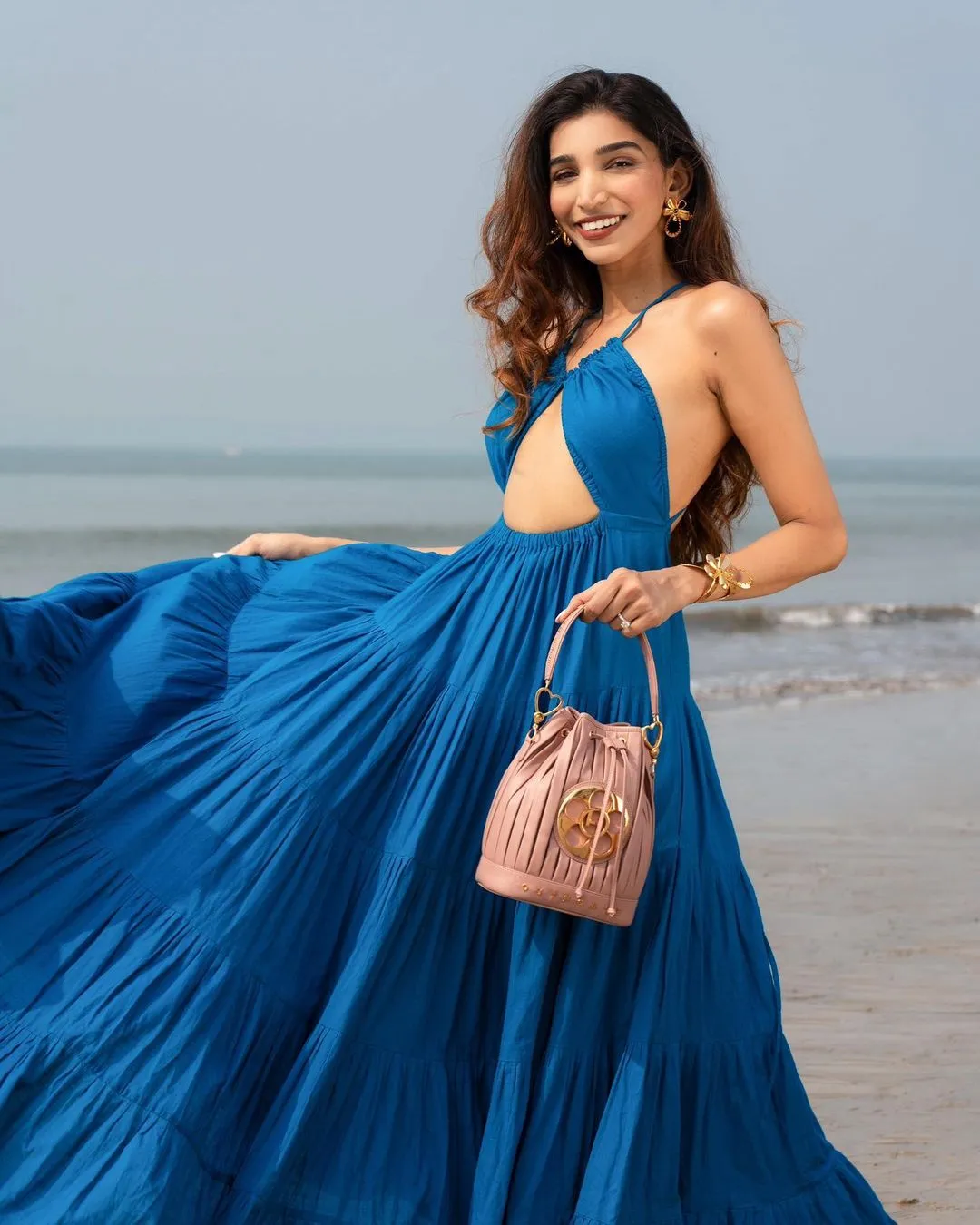Juhi Godambe In OH Poppi Bucket Bag in Pale Pink