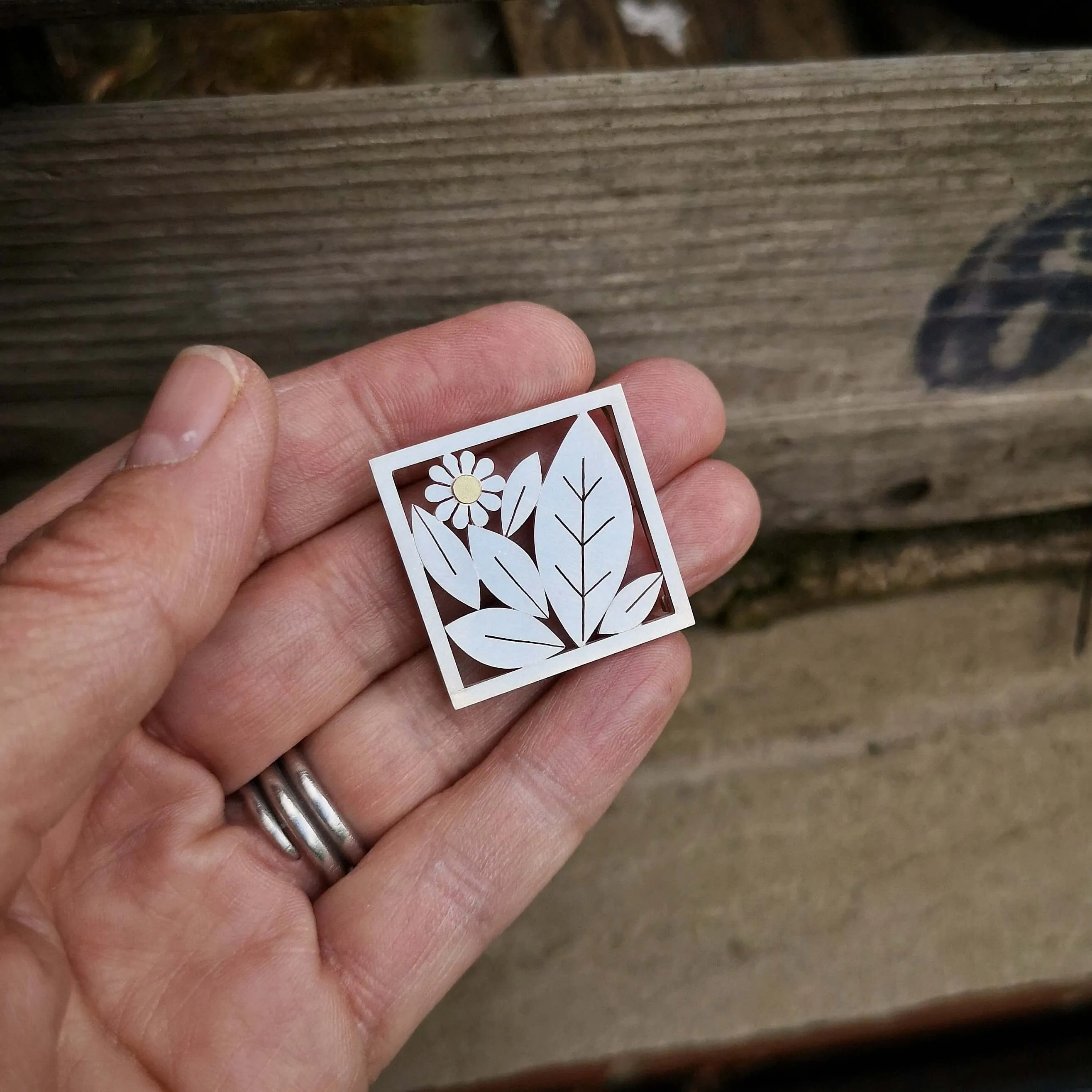 Leaves and Daisy Brooch