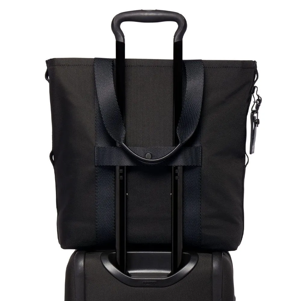 TUMI Essential Nort South Tote Bag 2024